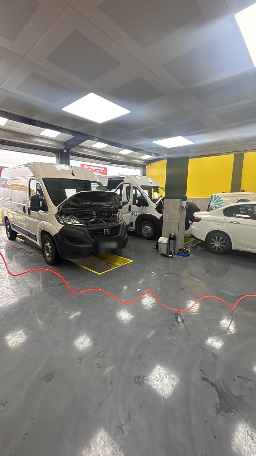 BRK Egzoz servis alanında dizel ticari araçlar